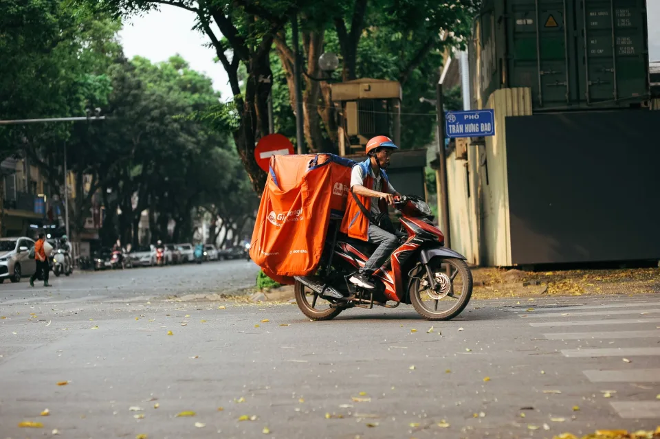 Xe 16 chỗ chở đoàn